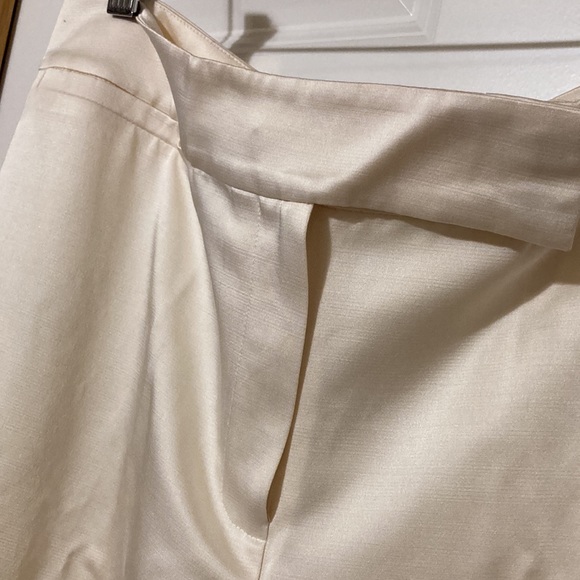NWT Ann Taylor Cream silky trousers - Size10 - Picture 2 of 5